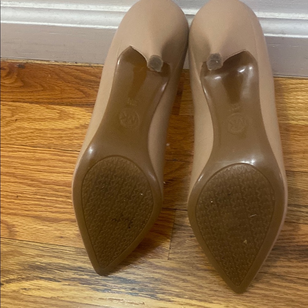 Michael Kors Tan Heels Classic Pointed-Toe Pumps. Final sale. Make me an offer. - Picture 3 of 5